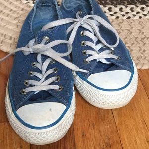 Converse denim distressed